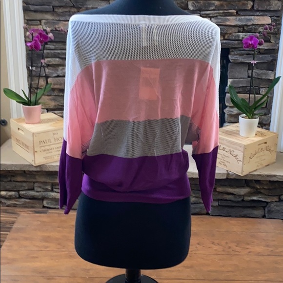 Women’s top - Picture 2 of 3